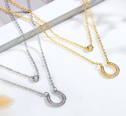 LAYERED HORSESHOE NECKLACE SET