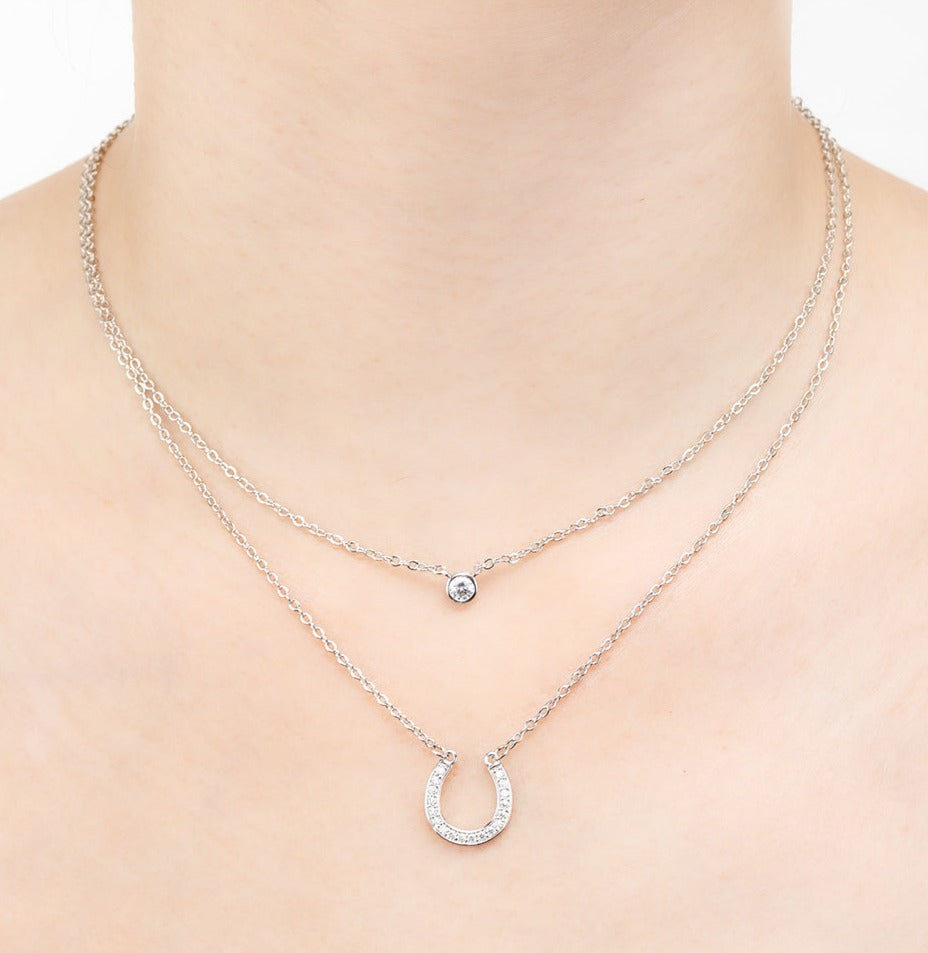 LAYERED HORSESHOE NECKLACE SET